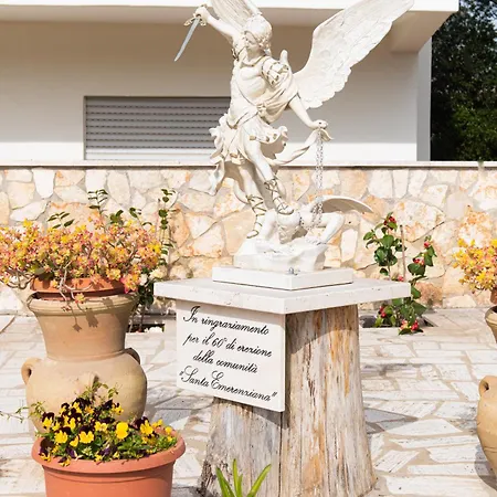 Couette-café Santa Emerenziana 3*